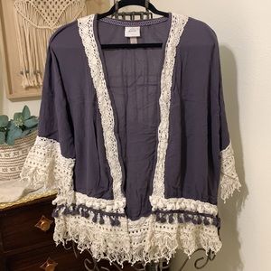 Knox Rose Boho grey Kimono with tassels and lace fringe trim size large